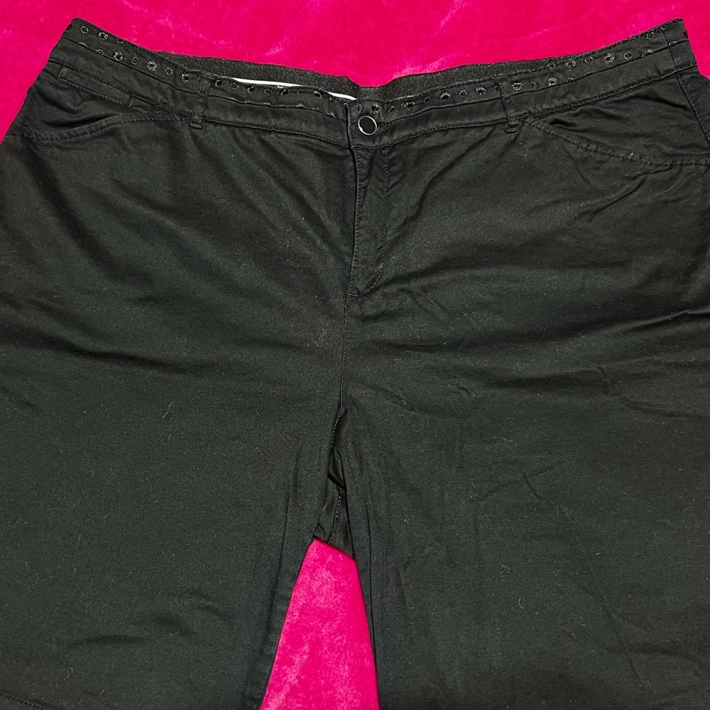 Intro Black shorts 18W
